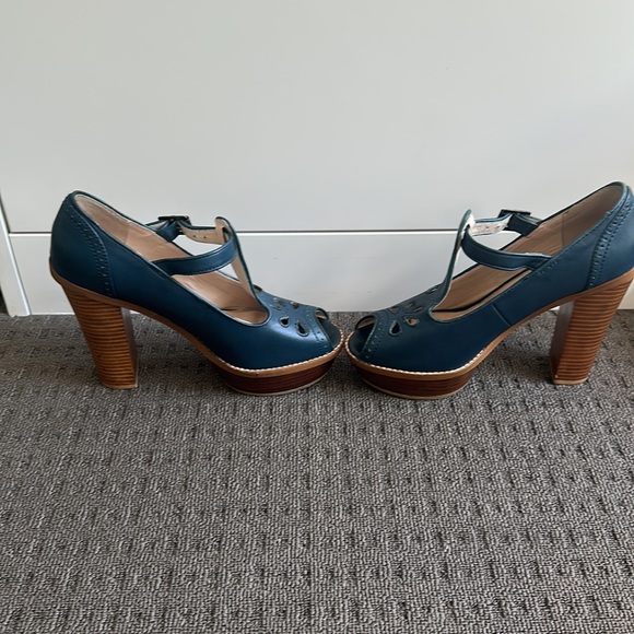 Super cute Gorman heels AU39 - Picture 4 of 7